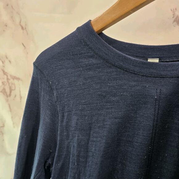 Athleta Shirt Womens Medium Navy Blue Merino Wool Baselayer Thumb Holes - Picture 2 of 11